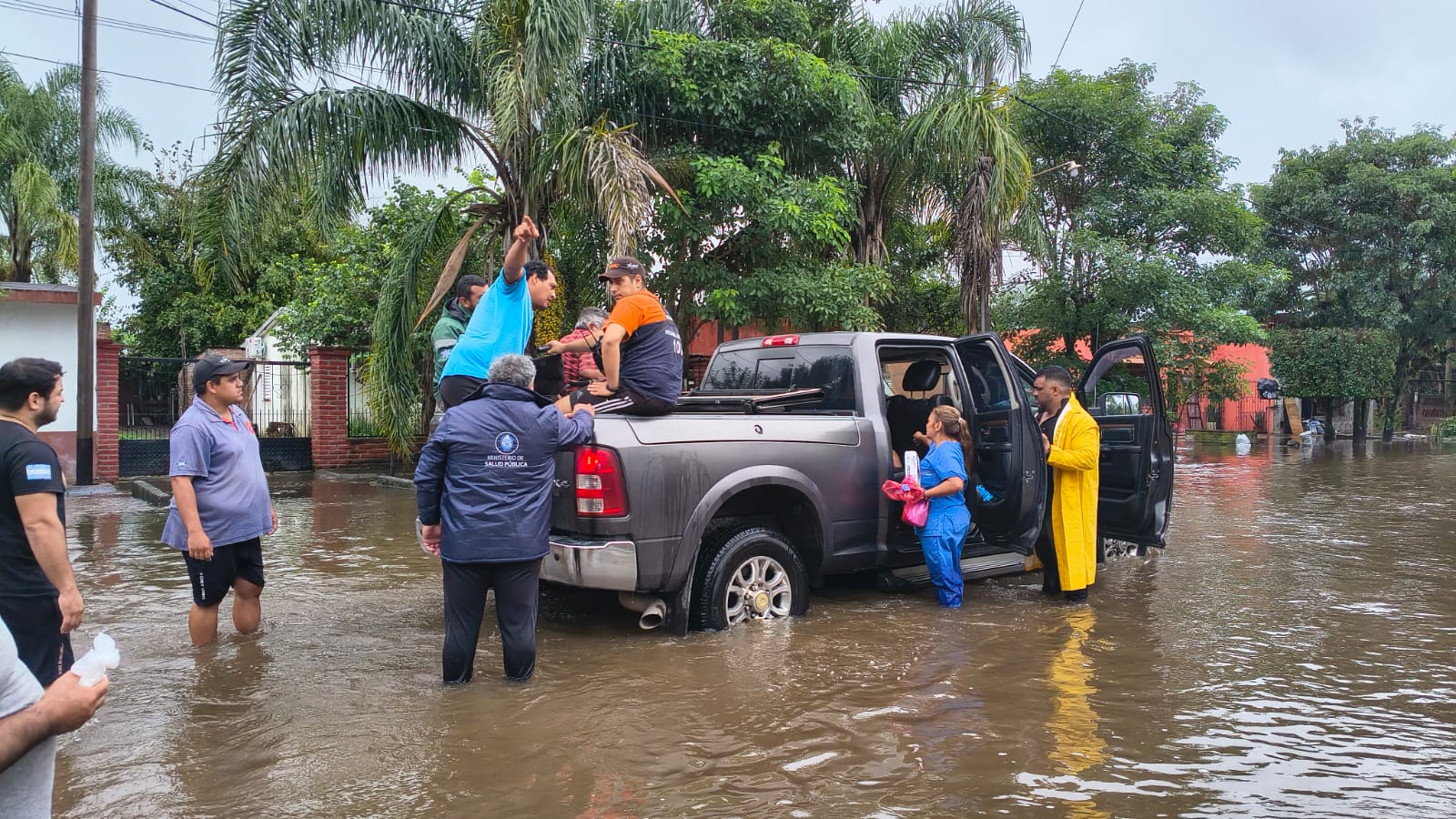 Asistencia en territorio durante las inundaciones en la provincia